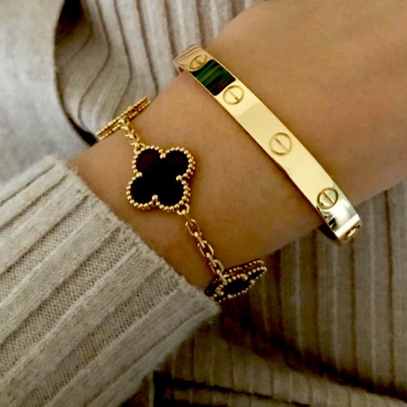 Black Onyx Gold 5 Quatrefoil Clover Motif Bracelet - Picture 3 of 7